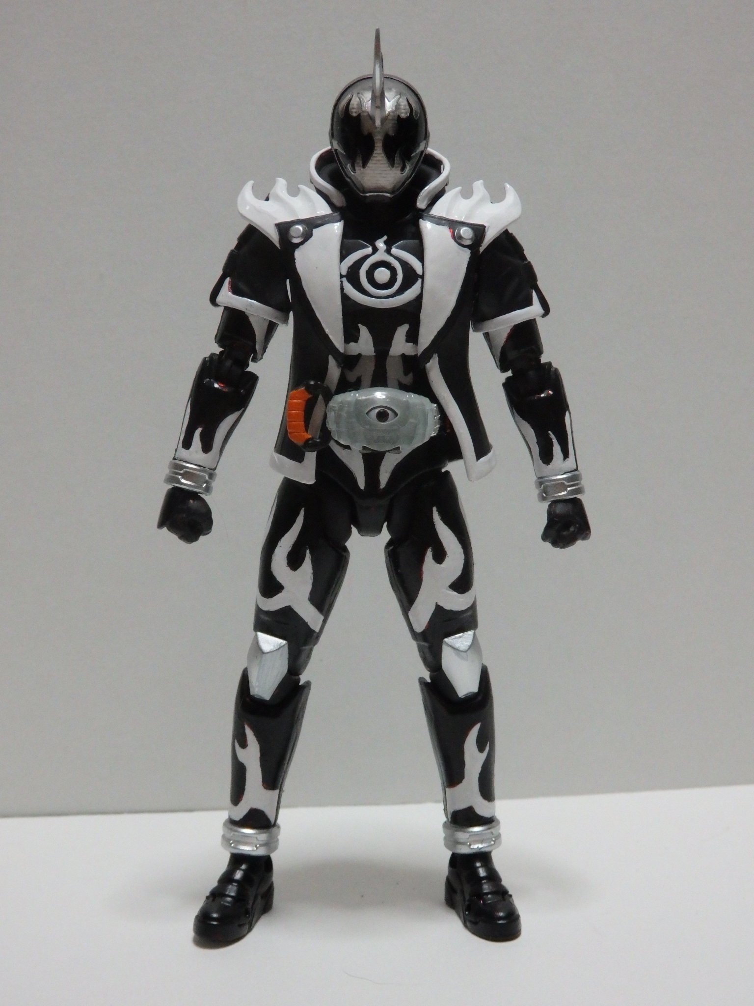 まゆげ恋二郎 Twitterissa S H フィギュアーツ 仮面ライダーゴースト 闘魂ブースト魂改造 仮面ライダーダークゴースト おっちゃんブースト魂 おっちゃん イーディス長官 が変身したダークゴーストがパワーアップした姿 ニチアサフィギュア改造部