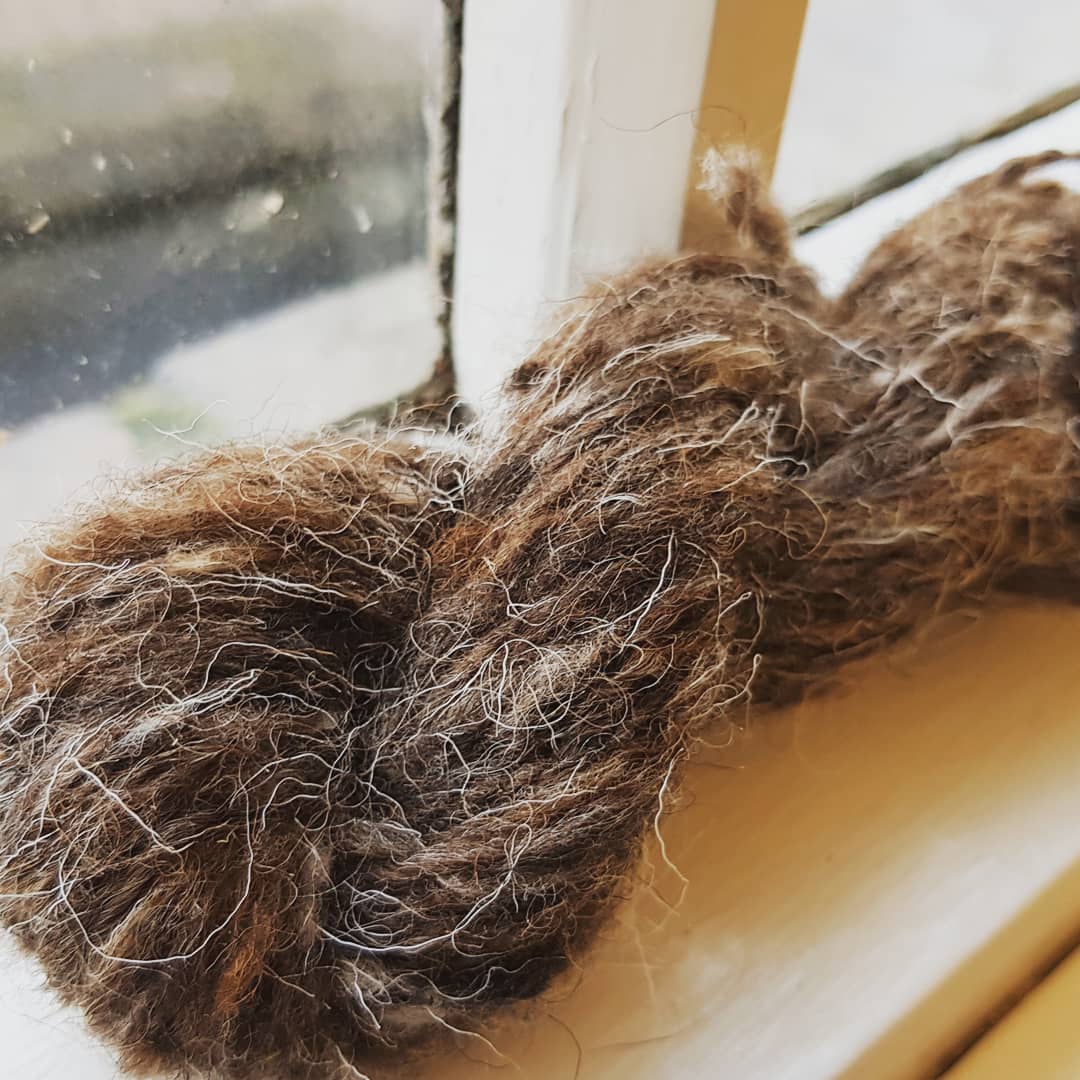 tottles_weavers's tweet photo. Sampling like crazy at the moment! Here's a small ball of #yarn spun from the #wool of the #soay #sheep that live just around the corner here in the #ironbridgegorge!
@SGCTIronbridge #sgct #severngorge #rarebreed #nativesheep https://t.co/BzdOycIAEu