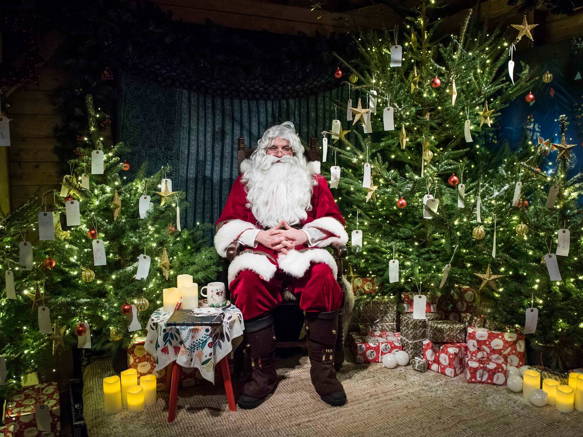thdiplomathotel's tweet photo. 🎉 The festive #Chrsitmas season in #London would be inconceivable without visiting traditional Christmas markets. 🎪 Take a stroll through one of the most popular Christmas funfair in Leicester Square, where you can also meet Santa! 🎅
#visitlondon #travel #hotelinlondon https://t.co/lfZ6UFP8Op
