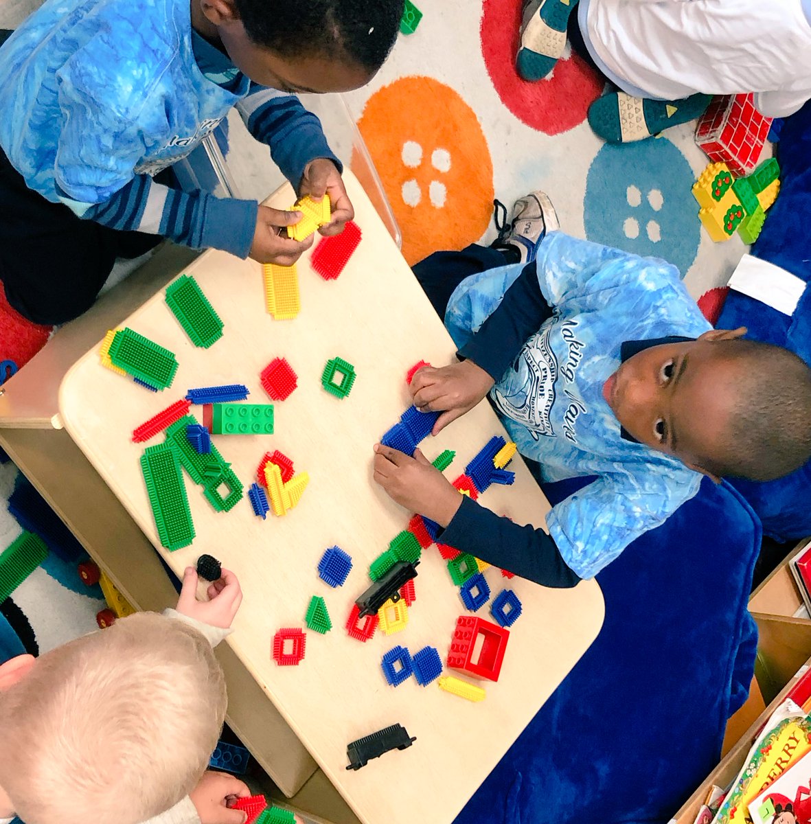 DavidLawrenceK8's tweet photo. Lego land #EarlyEngineers https://t.co/OQZ5DMTTOz