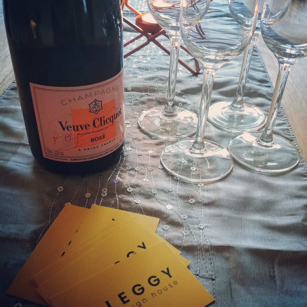 LeggyHQ's tweet image. Tonight is Leggy's first ever #ChristmasBash. So we're clocking off early and starting as we mean to go on...we're sure there's a legless pun in there somewhere 😉

Cheers!

#FridayFeeling