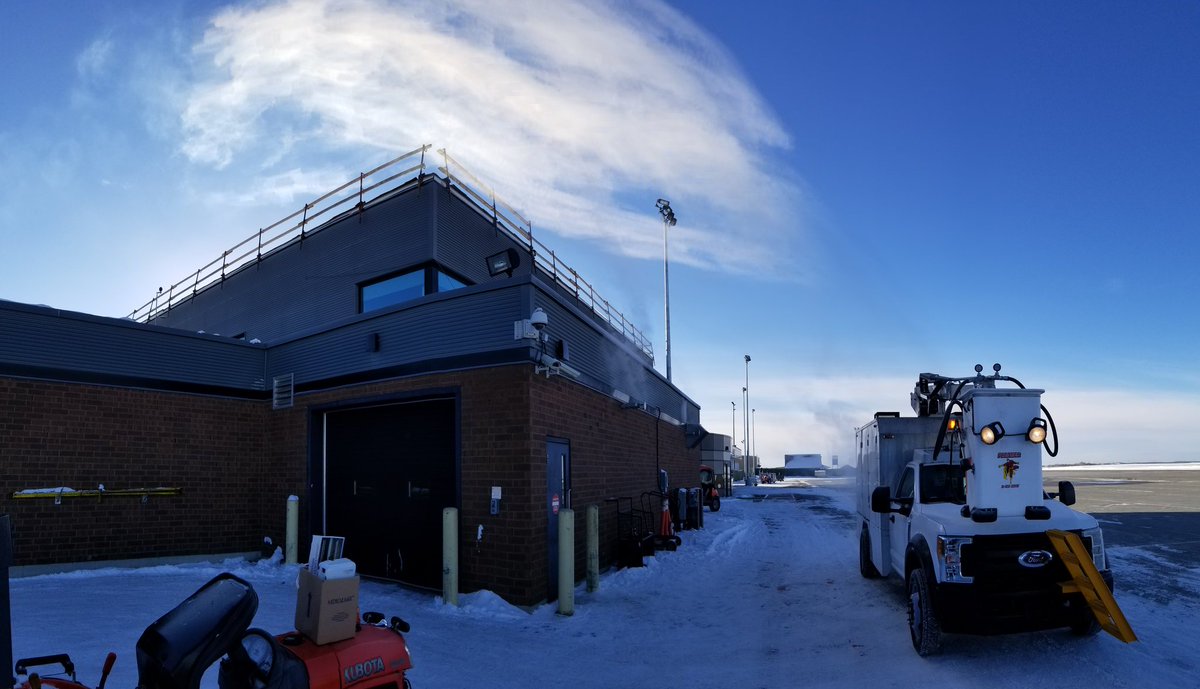 CYSB_FBO's tweet photo. #Deicetruck #Contrails today because it is a chilly one at #-26 #stormhour #executive #rampielife #airplanes #fbo #avgas #jeta #rampservices. https://t.co/iySAYomjGz