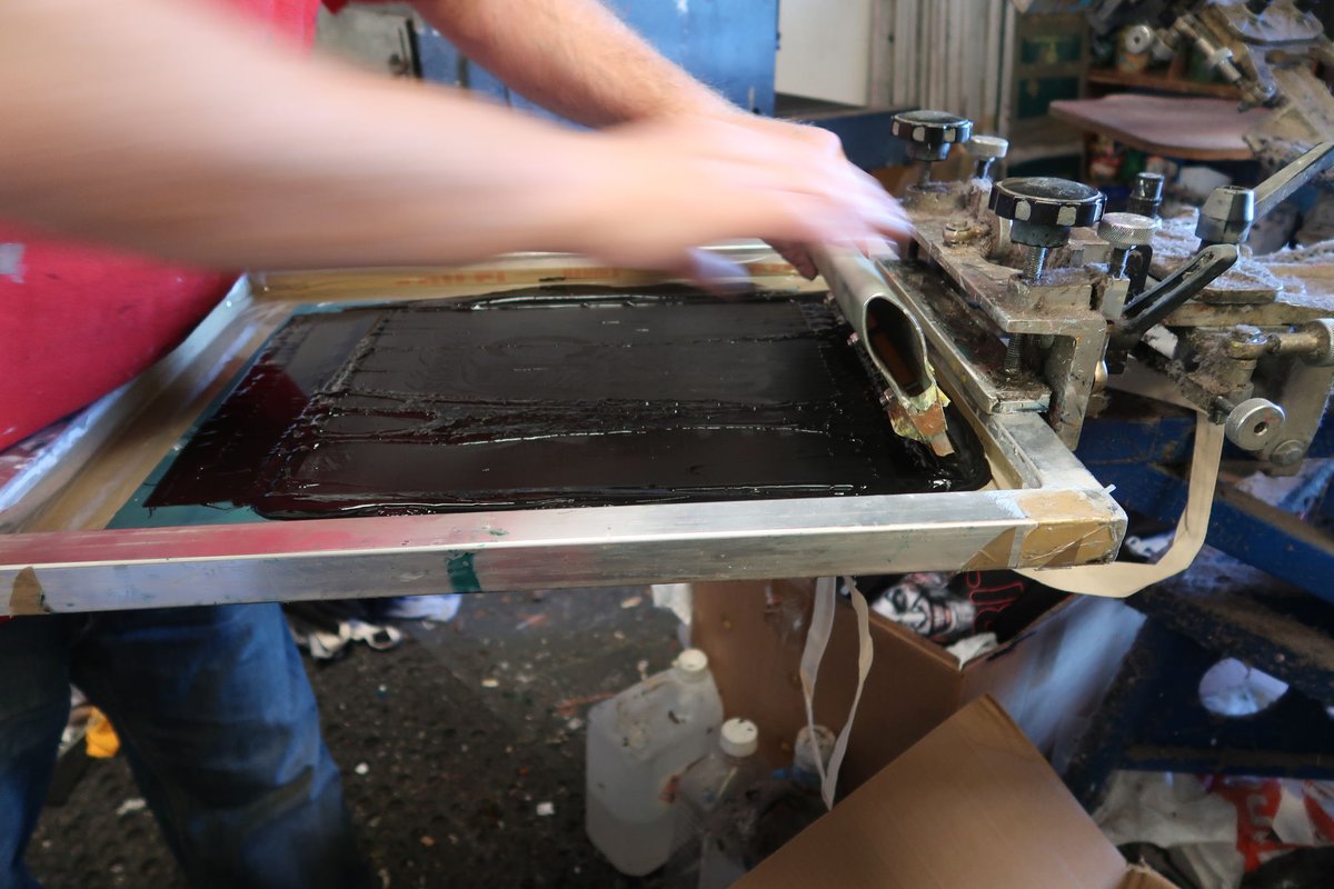 eastlondonprint's tweet photo. Cracking on with some new plastisol screen printing inks #cool
#screenprint #screenprintingprocess #screenprintart #screenprintshowdown #screenprintaddicts #screenprintingcarousel #screenprintglass #screenprintinglive #screenprintingforteams #screenprints #screenprinterindonesia https://t.co/W9LnJfqlak
