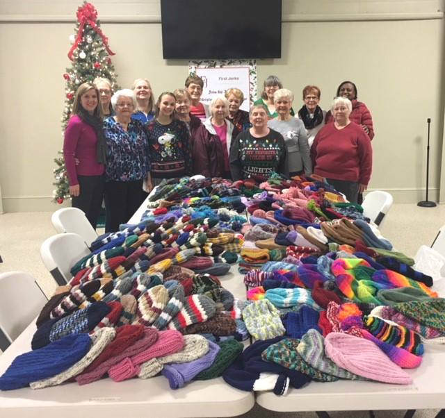 EasternOKVA's tweet photo. Thank you to #LoopsofLove Chapter based out of the Jenks First United Methodist Church for making 253 hats, several scarves and head wraps, along with more than 100 pairs of socks for homeless Veterans! The items will be distributed by @MuskogeeVA Homeless Program. https://t.co/xT6lO21Vbj