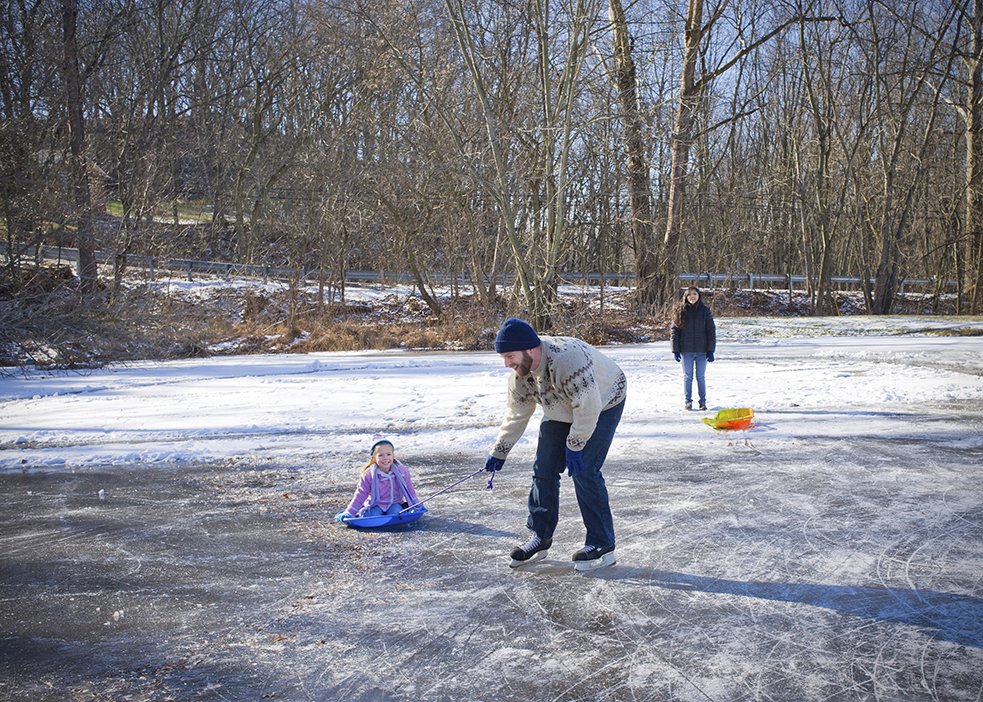 blackfalds's tweet photo. Impatient for winter activities?
Our Parks Crews have cleared off Centennial Pond, now open for the skating season.
But, we have more outdoor ice than that! See all areas and opening dates here https://t.co/0krzC1pF0I

Happy Skating! ⛸️ https://t.co/yM6gYWiqus