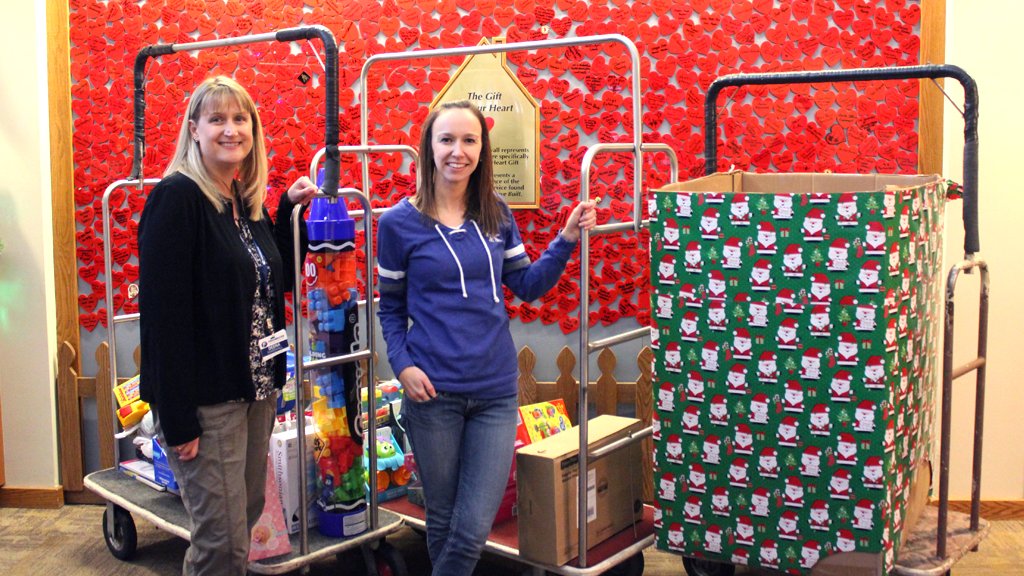 RMHCCIN's tweet photo. We can't wait to see the smiles on our families' faces when they see the toy donations @FinishMasterInc dropped off earlier this week! They will make a great addition to our upcoming Santa’s Workshop! TKU for helping bring comfort to our families during the holiday season. https://t.co/mN1msqK8gI