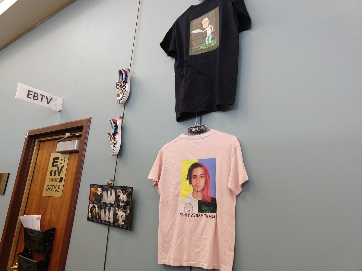 ebtechMC's tweet photo. #EBTech be sure to check out Graphic Design's fall/ winter display @EBPLibrary this month. @EBTechHS @ebcareerdevelop https://t.co/K3D9dRZ7aH