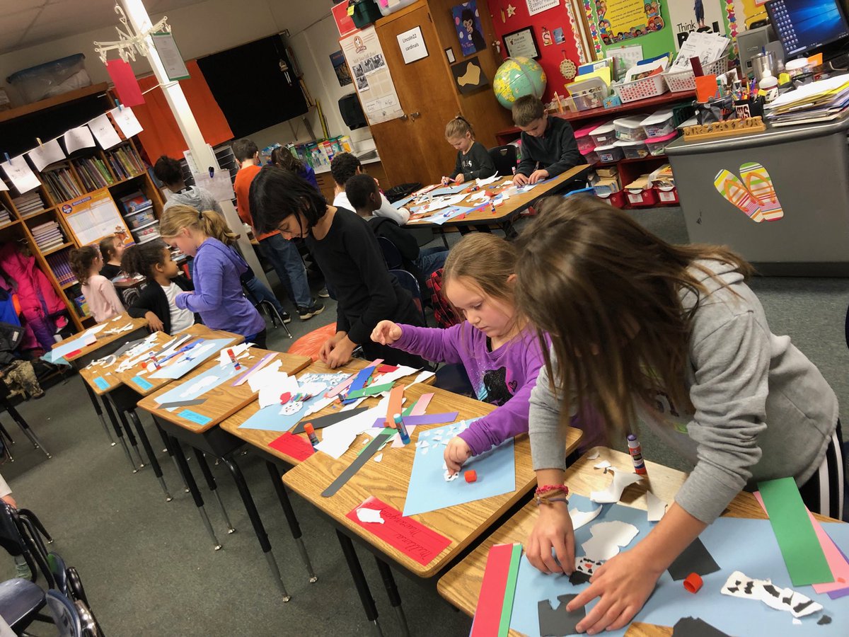 QueenLean44's tweet image. Mrs. Mabrey’s class is making snowmen with Mrs. Taylor’s class!  #mcusd185