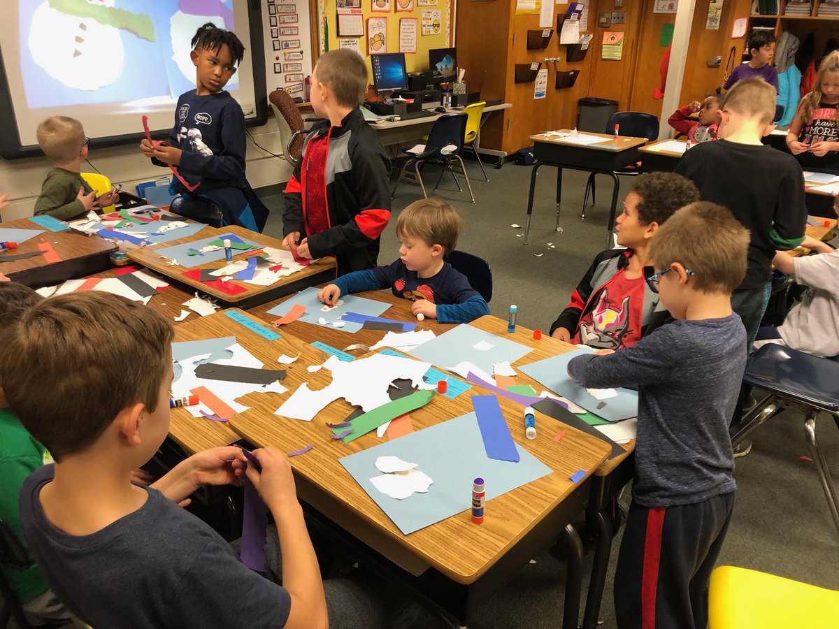 QueenLean44's tweet image. Mrs. Mabrey’s class is making snowmen with Mrs. Taylor’s class!  #mcusd185