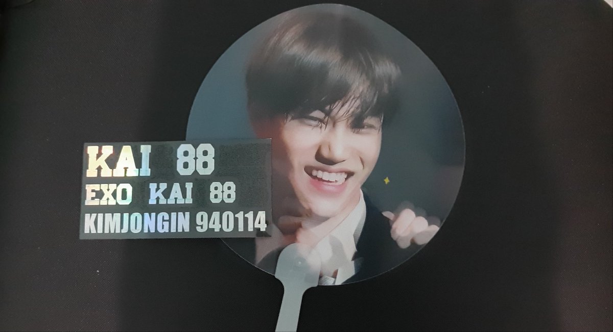 sekairia's tweet photo. Hai @springwater_GO terima kasih lenticular fan dan sticker nya udah sampe 😊😊 https://t.co/bqw80CG9lC