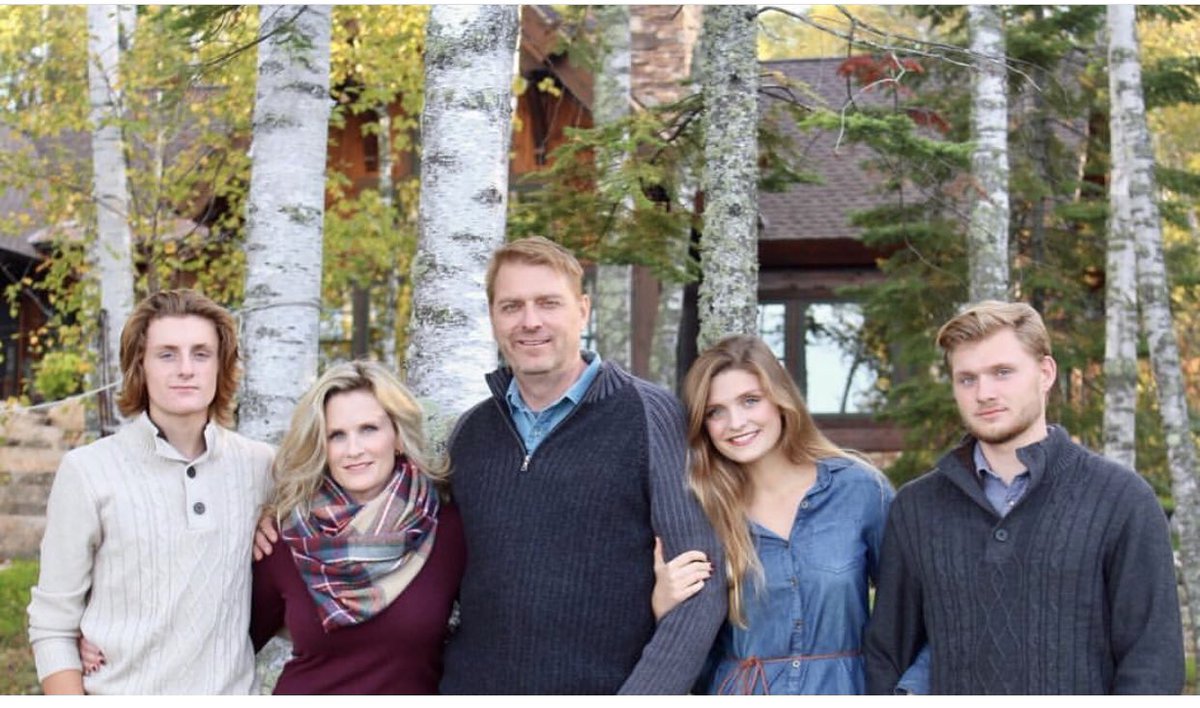 ElkRiverHockey's tweet image. 🏒Stick tap for Jason Boedigheimer🏒
Jason, our former coach and hockey family of many years passed away on Dec.5th.  Thank you Jason for volunteering your time for our youth. 
caringbridge.org/visit/jasonboe…
Our thoughts go out to Nicollette, Riley, Maggie &amp;amp; Blake❤️