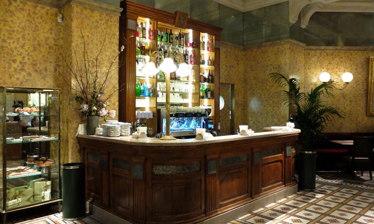 Milano golosa in 12 mosse.
La Storia di Gola di <a href="/NicolaUltimo/">nicola ultimo</a>, prima restaurant manager e da qualche mese f&amp;b manager di tutto il <a href="/ParkHyattMilan/">Park Hyatt Milan</a>, per la #GuidaIdentitaGolose 2019 identitagolose.it/sito/it/59/209…