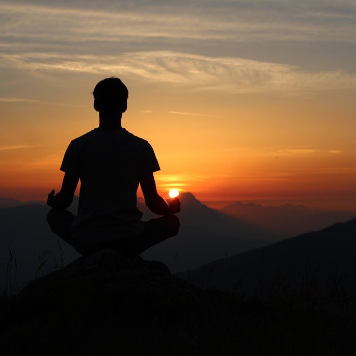 Healthy mind, healthy body. From heart health and improved immune response, to slowing cognitive decline, there’s a strong argument for the health benefits of mindfulness meditation: ow.ly/lRFZ30mRveS