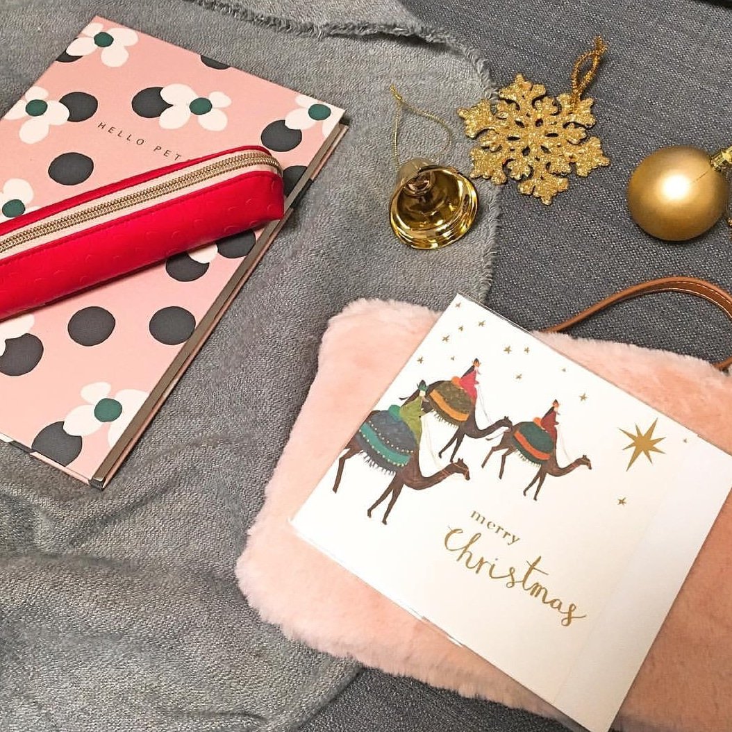 ComercialNim's tweet photo. Accesorios y tarjeta de Caroline Gardner 💞💞
#Carolinegardner
#Libretas
#Cuadernos
#Estuche
#Tarjeta
#Tarjetadenavidad https://t.co/ikHkh2qgsw