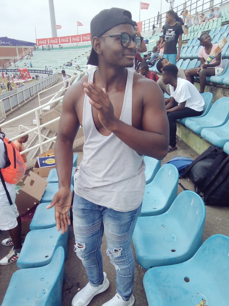 Gatsheni_Siboh's tweet photo. The look of disbelief and everything, how on Earth did Durban Heat loose this match? A NO BALL in a final over???
I think it safe to say they're bunch of what what....
I'm done with #HeatUp but I'm still a big fan of #MSLT20 and I'm rooting for #BlitzBrigade ... #DHvJS https://t.co/1IBrYG6Wfr
