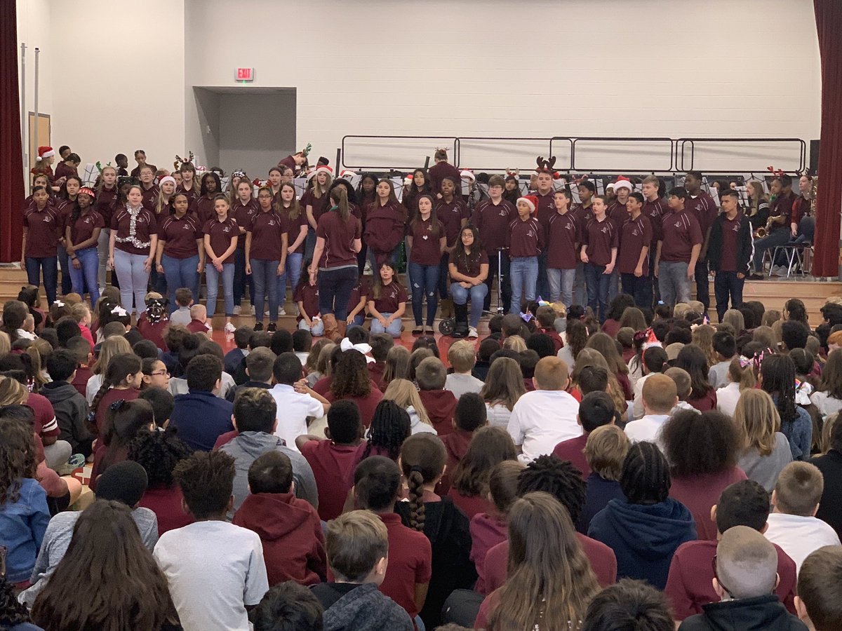 shieldselem's tweet photo. Hands down the BEST middle school choir and band in the land! #ROMSrocks #HolidayConcert @romiddleschool https://t.co/UkWLjidowb