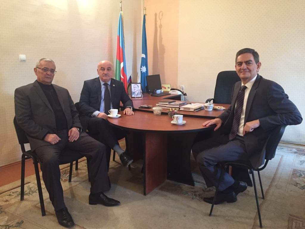 AliKarimli's tweet photo. Müsavat başqanı Arif Hacılı ilə görüşdüm. Müxalifətin əməldə, mübarizədə birliyinə nail olmağı, ölkədə köklü dəyişiklik uğrunda mübarizənin daha effektli təşkilini müzakirə etdik. Yaxşı söhbətimiz oldu. 
Söhbәtin sonunda İsgəndər Həmidov vә Sabir Rüstəmxanlı da bizə qoşuldu. https://t.co/ay0eJnodz0