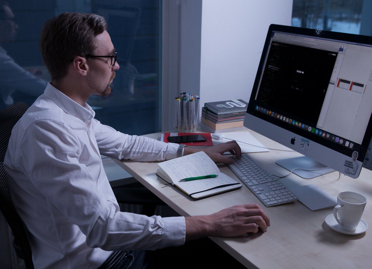 readymag's tweet image. Readymag editorial team asked Bohdan Broviy, a Kyiv-based creative director at @EdssonSoftware and a web design tutor, how to master product presentations: amp.gs/gMN4