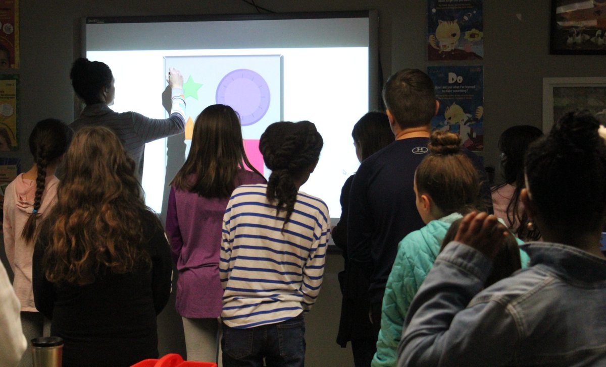 cparkerlms's tweet photo. Coding=happiness @GainfieldSchool #hourofcode #gescreates #gescodes https://t.co/ynao9GoEQC