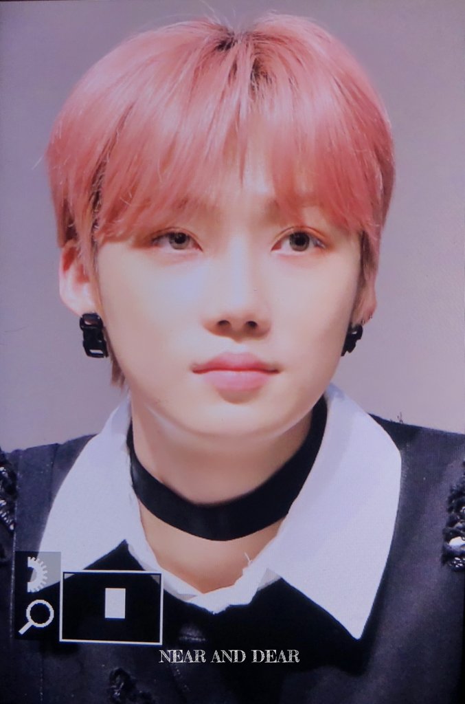 neardear_new's tweet photo. 181207 초커 조아ㅠㅠ https://t.co/xu9fnNwrsV
