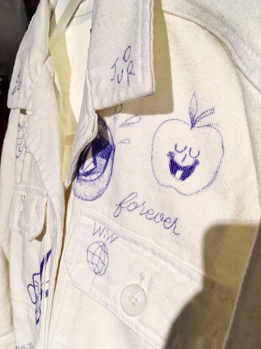 La fête était bonne, les gens étaient délicieux. Merci a tous et toutes ! Et tout particulièrement à <a href="/volcomwomens/">Volcom Womens</a> et <a href="/Fortifem/">Førtifem</a> 🖤🔥

Petit live report non professionnel : 

Les Fortifem et Jean André