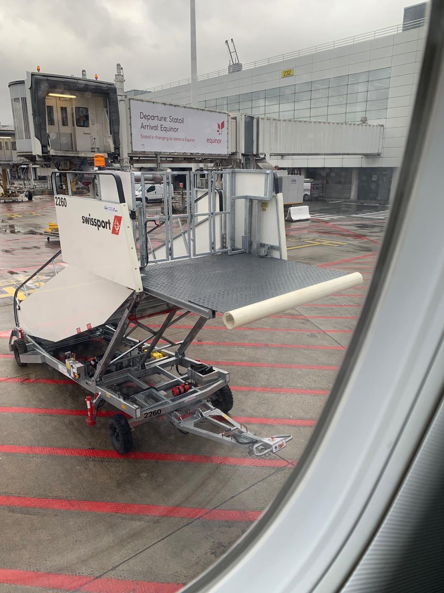 FSchillebeeckx's tweet photo. Stuck on the plane... we’ll be late @CarlotteK https://t.co/WlWuQPFkum