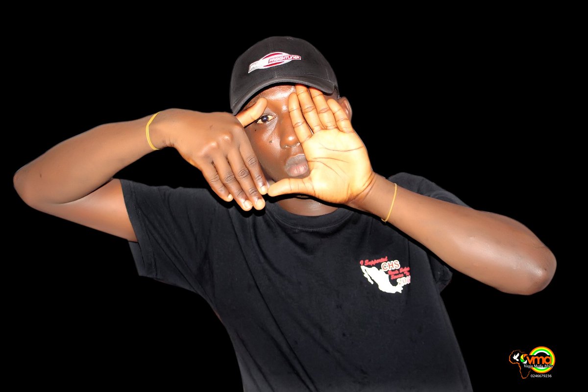 iamtreadqid's tweet photo. Dont Take a Picture When You Looking Directly Into The Camera...
Take A Picture When You Have A Moment In A Memory...
Take A Picture Of Life...
#IAMTHESTREETSLIGHT
#AYEH https://t.co/KccmAPprBr