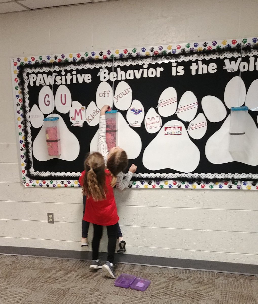 LESWolfpack's tweet photo. Teamwork is the name of the game at LES!  #positivebehavior https://t.co/XdkqFPwpeZ