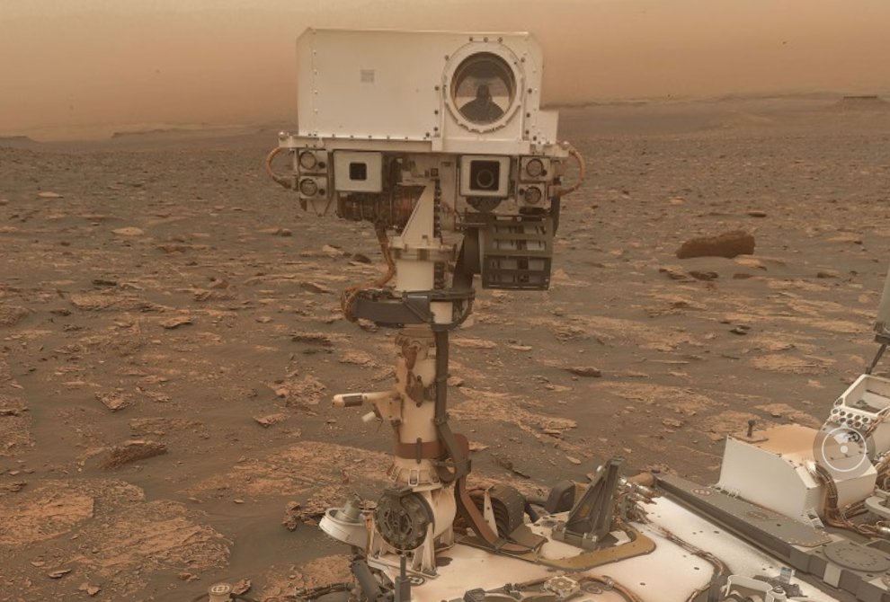 RyanTMCloud's tweet photo. #NASA 's Curiosity has a human face with a miners hat on.
Good luck old sport!
#natgeo #Mars #SpaceConf2018 https://t.co/26x9JRLlI8