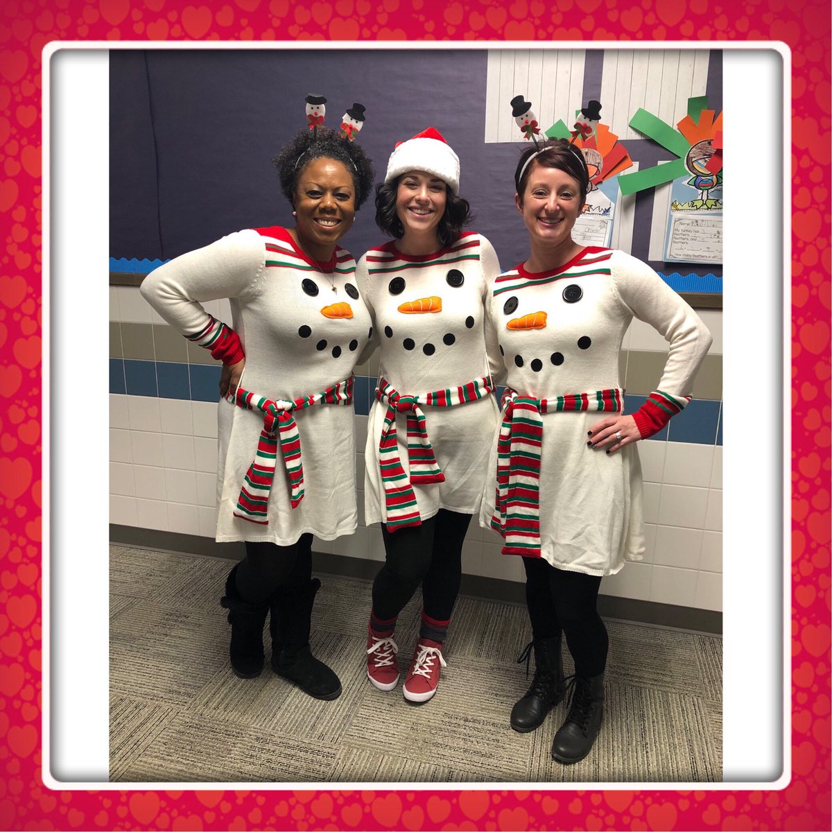 Machelle_Scogin's tweet photo. I didnโt know snowmen could come in the form of triplets! #3timesthefun https://t.co/zmB6MncZou