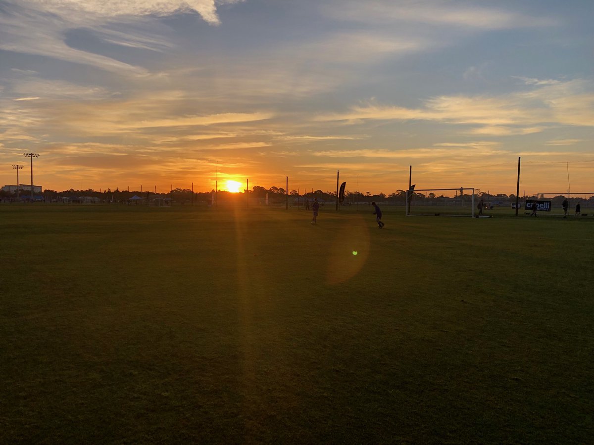 Sunrise over ⁦<a href="/IMGAcademy/">IMG Academy</a>⁩ for Super Y Finals #Teamarlington