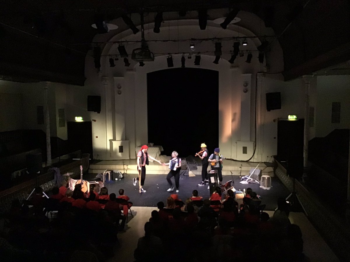 SJLCARDIFF's tweet photo. St John Lloyd Early Years and Foundation Phase had a wonderful time this morning at The Gate watching Treasure Island. #Year2 #Year1and2 #Year1 #EarlyYears #enjoythearts #discoveryourcreativity @thegatearts https://t.co/wW99dI58Mj