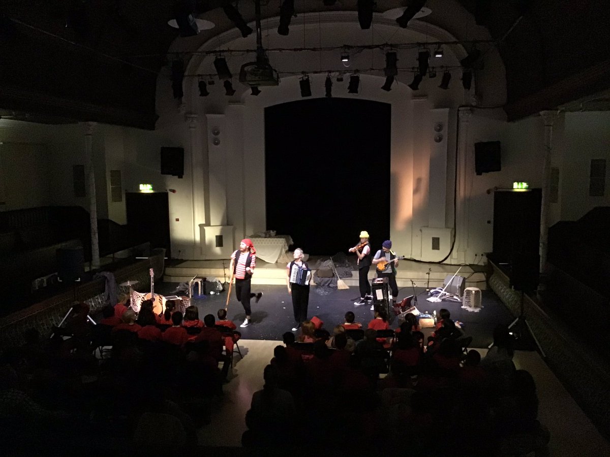 SJLCARDIFF's tweet photo. St John Lloyd Early Years and Foundation Phase had a wonderful time this morning at The Gate watching Treasure Island. #Year2 #Year1and2 #Year1 #EarlyYears #enjoythearts #discoveryourcreativity @thegatearts https://t.co/wW99dI58Mj