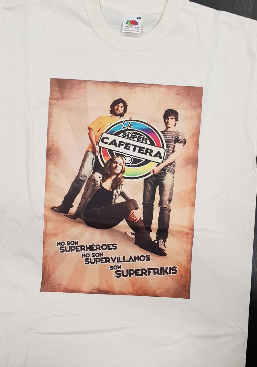 Kememole's tweet image. Hoy regalamos 3 camisetas de #LaSupercafetera 2 talla S y 1 talla L. Para conseguirla tenéis que contarnos qué les hubierais hecho vivir a nuestros protagonistas que no han vivido en las 8 temporadas de #LSC 
(seguid leyendo)