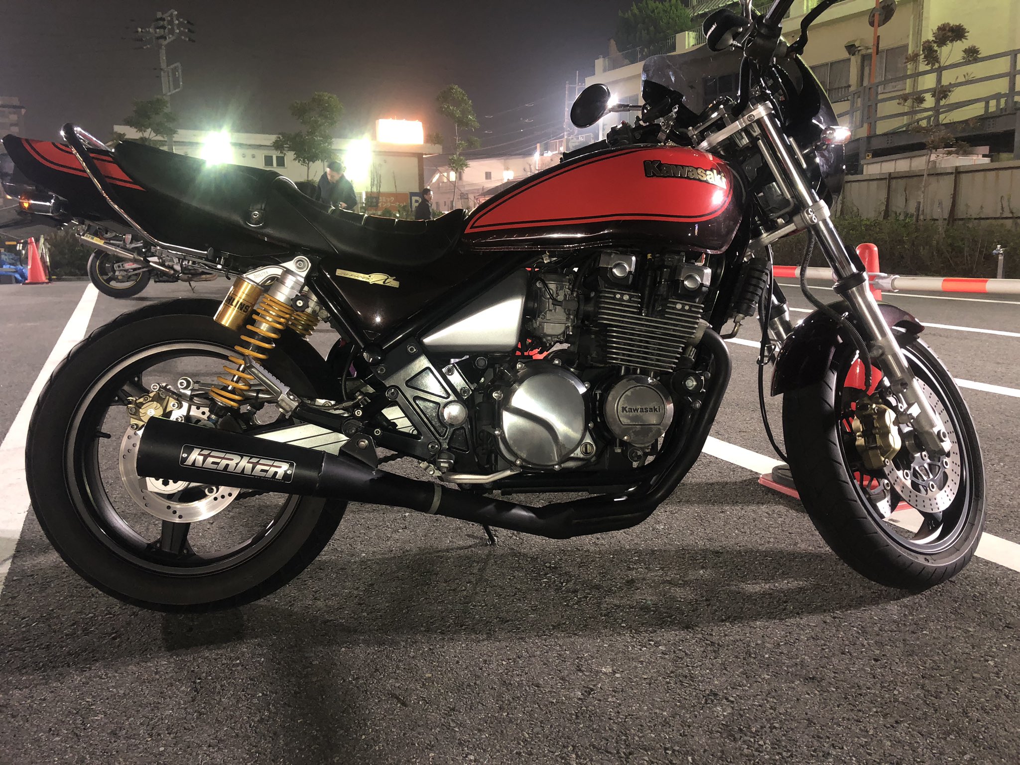KERKER 社外マフラー kawasaki ゼファーχ用 ゼファーΧ カーカーマフラー Kawasaki KERKER - YouTube