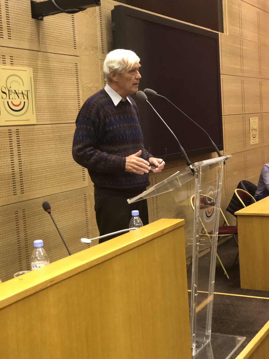 JLabbeSenat's tweet image. #Senat. Colloque Paiements pour services environnementaux. Marc Dufumier #dufumier assure la conclusion et la synthèse des débats : « est ce que c’est grave si la nouvelle agriculture est un peu plus artisanale et un peu plus productive en emplois ? »