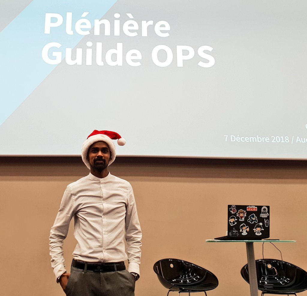 EaGuerch's tweet photo. Le présentateur et l'équipe de modération sont prêts pour la 1ere plénière de la #AXAGuildeOPS ... On attend plus que les participants et @JpEprinchard ! https://t.co/n2eOcPDDsr