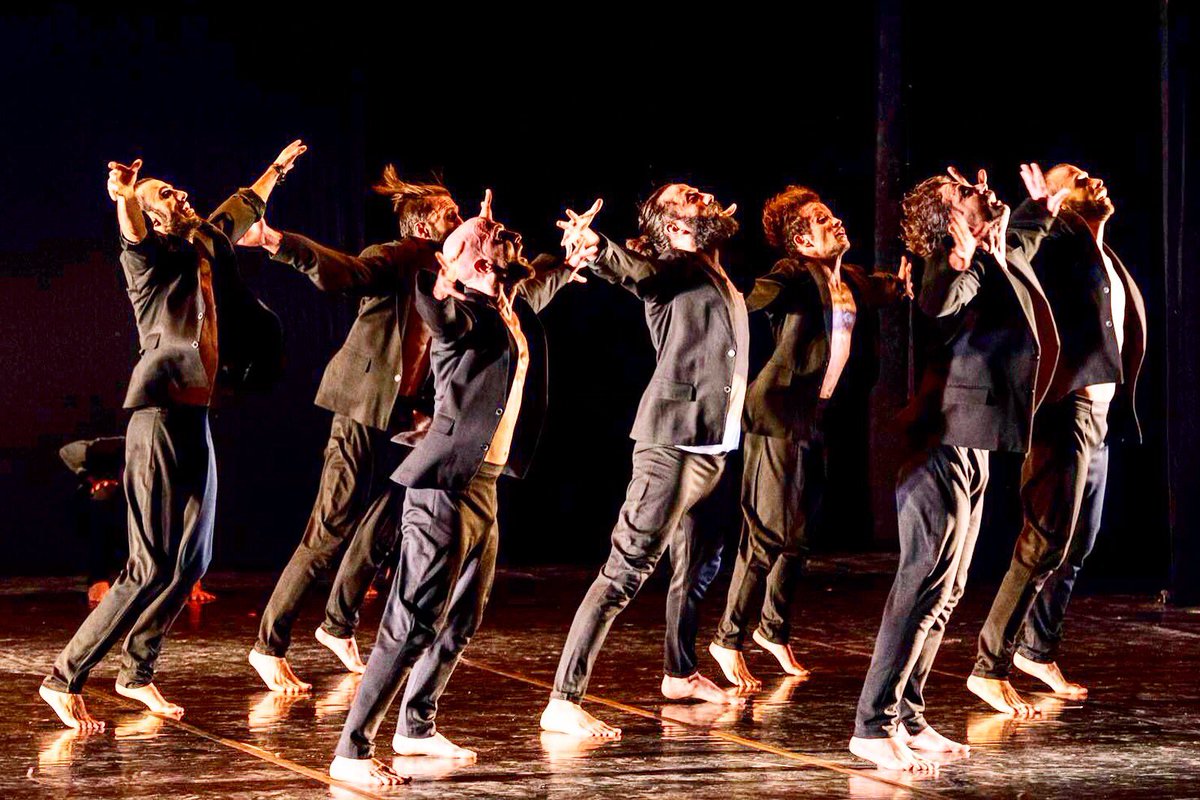 Elektronika ya göstermiş olduğunuz yoğun ilgi ve talepten dolayı yeni temsil tarihleri eklenmiştir. Yakında duyuruyor olacağız. 
#mdtistanbul #elektronika