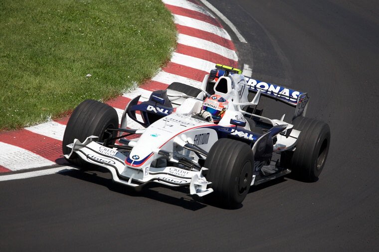 Happy 34th birthday to Robert Kubica. 