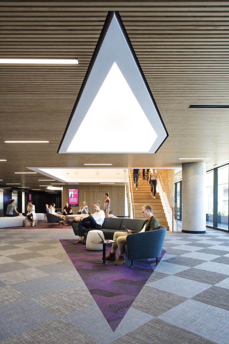arperofficial's tweet image. #FridayProject
Arper furnishes the spaces inside of @westernsydneyu: the interiors concept was developed by @Woods_Bagot to blur the lines between a traditional commercial office tower and a functional university campus.
PH: Nicole England
bit.ly/_WesternSydneyU