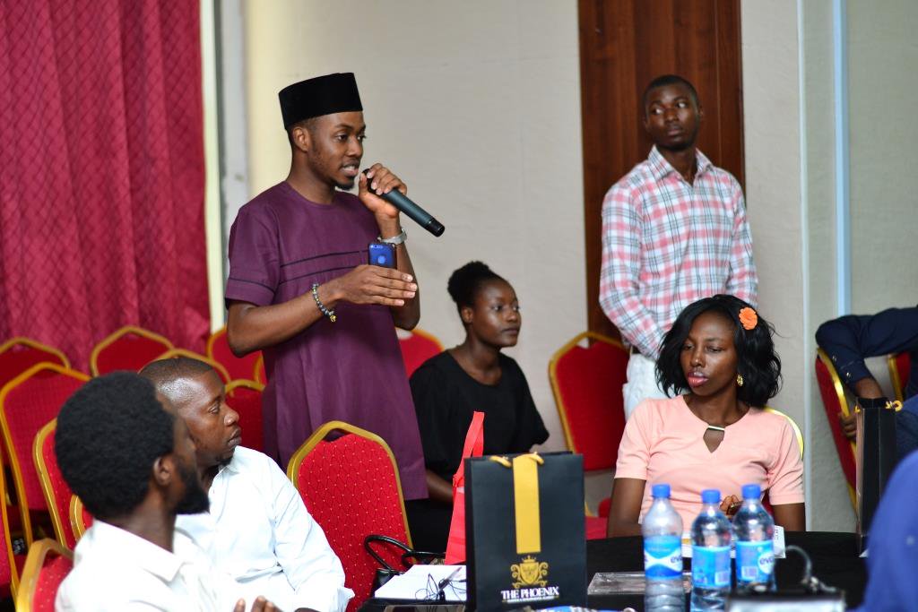 ThePhoenixAcad4's tweet image. #TPLDA #BusinessMasterClass
It would be best to have an offline structure before digitizing your business.
@DadaBen_