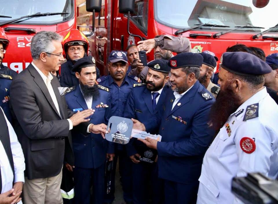 wasimakhtar1955's tweet photo. Demonstration of Lifesaving Equipments & Distribution Ceremony of #FireEquipments at the Central #FireStation, #Karachi Metropolitan Corporation. https://t.co/p4qV8HrHlj