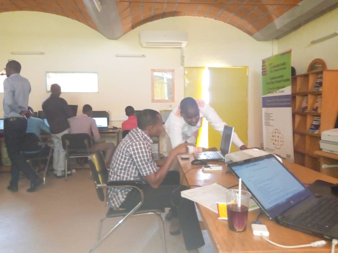 OSMNiger's tweet photo. Fin de 3 jours de renforcement de capacités en Cartographie libre (#OSM), geomatiques libre (#QGIS) et #OpenData. Spécial remerciement à l'équipe de @OSMNiger et au @CNFNiamey pour la mise la disposition de la salle. #Francophonie
@cafdo_officiel @AnsiNiger @ProjetEOF #Map4NE https://t.co/aJR2G4IaLF