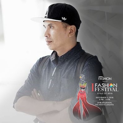 officialinews_'s tweet photo. Sofie Designer muda berbakat tanah air ini, kini sukses mengembangkan produk busana berlabel Sofie Design. Kini ia hadir dengan berbagai koleksinya di I Fashion Festival 2018 "Style Of Asia" #IFF2018 #IFF2018STYLEOFASIA #MNCFashion https://t.co/d4Z1YPCyDC