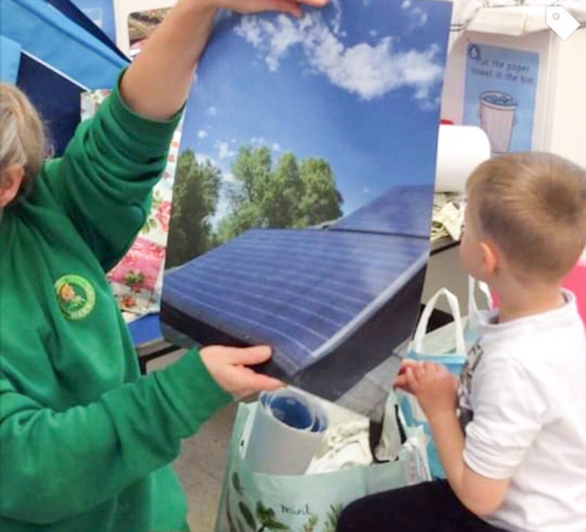 ecowarriorscw's tweet image. Our recent workshop learning all about global warming renewable energy and the melting ice caps. 
#BeyondTheClassroom 
#Scienceworkshops 
@TimpFood @mumsnetMcr @MumsDadsPublish @didsburymag @FamiliesMancMag @FamiliesChesMag @PrincipalsEdu @mummyandmemag @Ofstednews