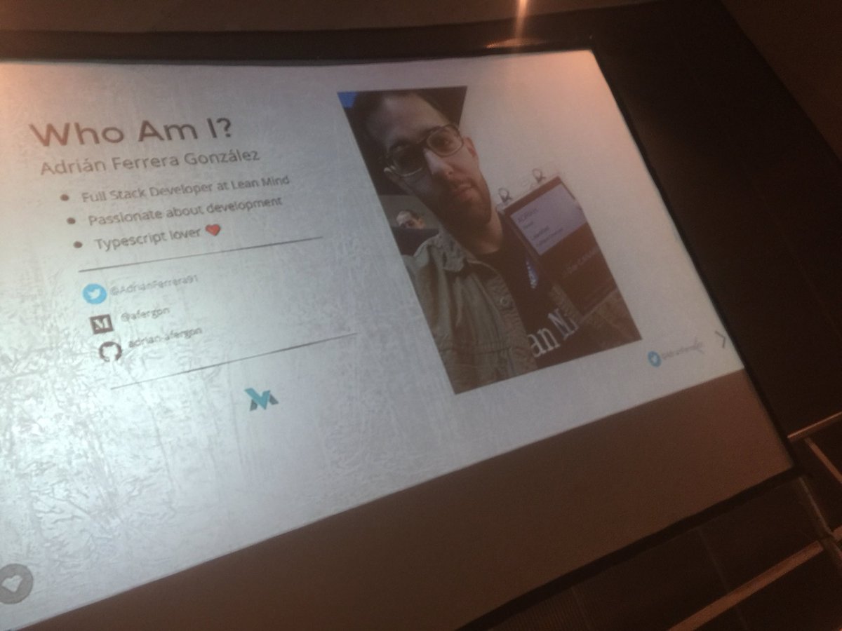 mreysei's tweet photo. Por fin el famoso @AdrianFerrera91 empezó su charla de Redux! Creo que es el mejor día de mi vida, a la salida le pido otro autógrafo 🤭 #TLPInnova #TLPWinter https://t.co/kG4zg7wort
