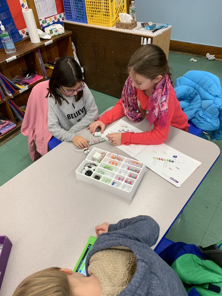 PS254_D22K's tweet photo. Celebrating CSEd Week using littleBits! #littlebits #csedweek #cs4all #sepjrnyc #nycstem  @NYCSchools @ps254_Dk22 @littlebits #CodeBrooklyn #CSforAllNYC #CSEdWeek #CodeDistrict22
@District22BKNY @nycschools
@DOEChancellor @nycSchoolsOSYD #BrooklynSouthFSC #ChampionsForChildren https://t.co/njqVq98AQJ