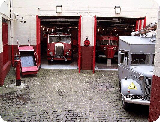 AndrewCarson17's tweet photo. The Museum will be open this Sunday the 9th or December 12:00-16:00 come along and see Wallace the fire dog #letsmakewallacefamous @scotfire_glasgo @JohnCairns55 https://t.co/Mv75QkA6LB