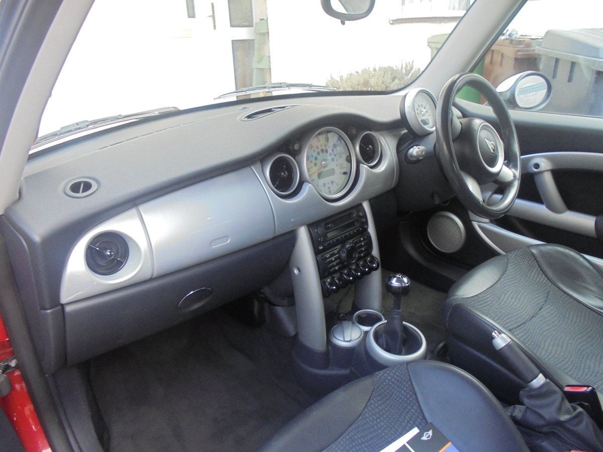 buttontech's tweet image. Beautiful car for sale, please share Tweet with Friends, BMW Mini Cooper,  1.6 petrol 2004, 76,600 miles, MOT'd NOV19, Air con, CD-player multichanger, Power steering, ABS, EPS, F.S.H with 2 keys. lady owner,   £2,250 o.n.o Contact me for further details.🙂👍