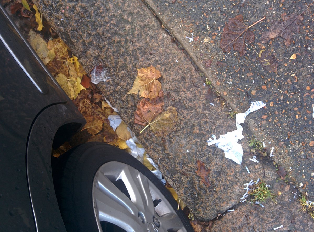 ally_mintz's tweet photo. @NewhamLondon once again our street was not swept yesterday.... Why does this keep happening? https://t.co/D9NAIbHtmu